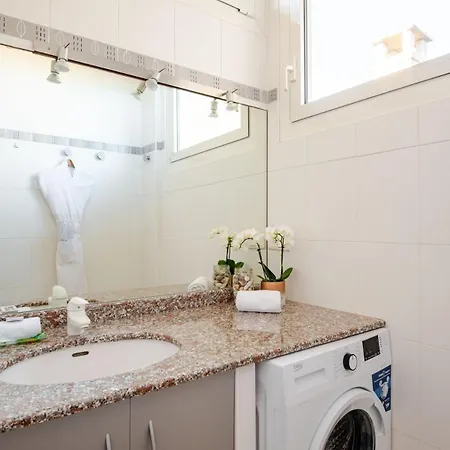 Sunny Duplex Close To Croisette, Free Parking Cannes
